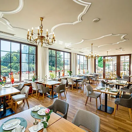 ホテル ランドホテル ブラー 4*